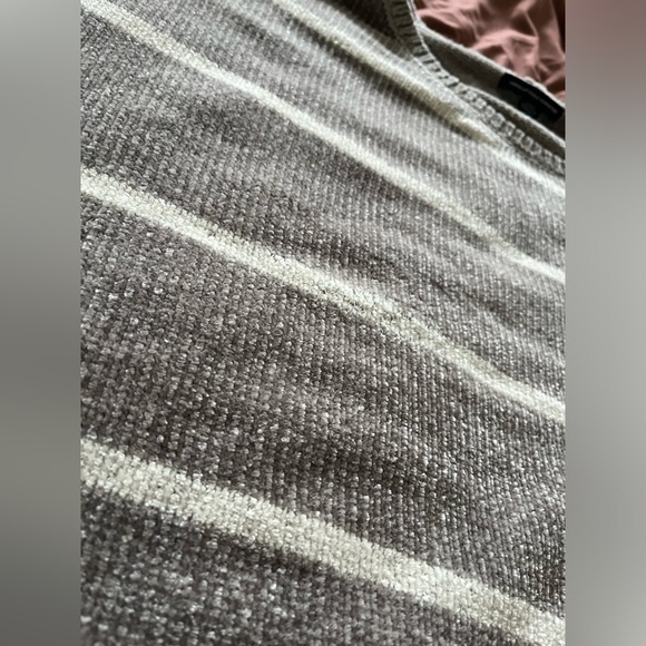 American Eagle light sweater - Picture 4 of 4